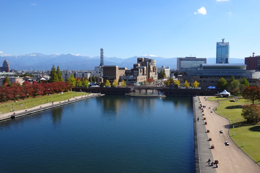 富山県富岩運河環水公園